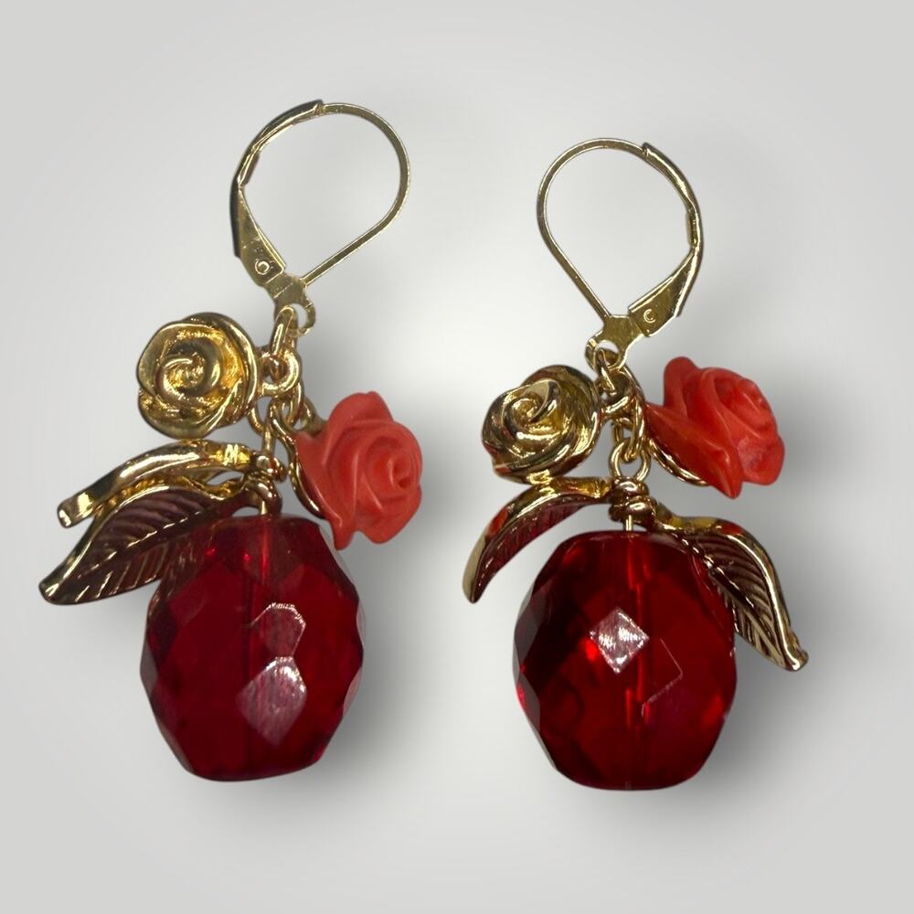 Vintage Red Faceted Glass Rose Dangle Earrings Gold Tone Floral Leverback - Picture 3 of 7